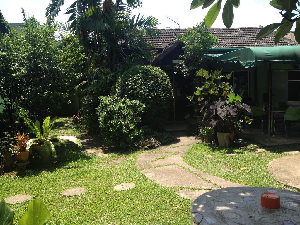 Baan Bua pensión Chiang Rai Exterior foto