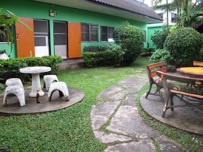 Baan Bua pensión Chiang Rai Exterior foto