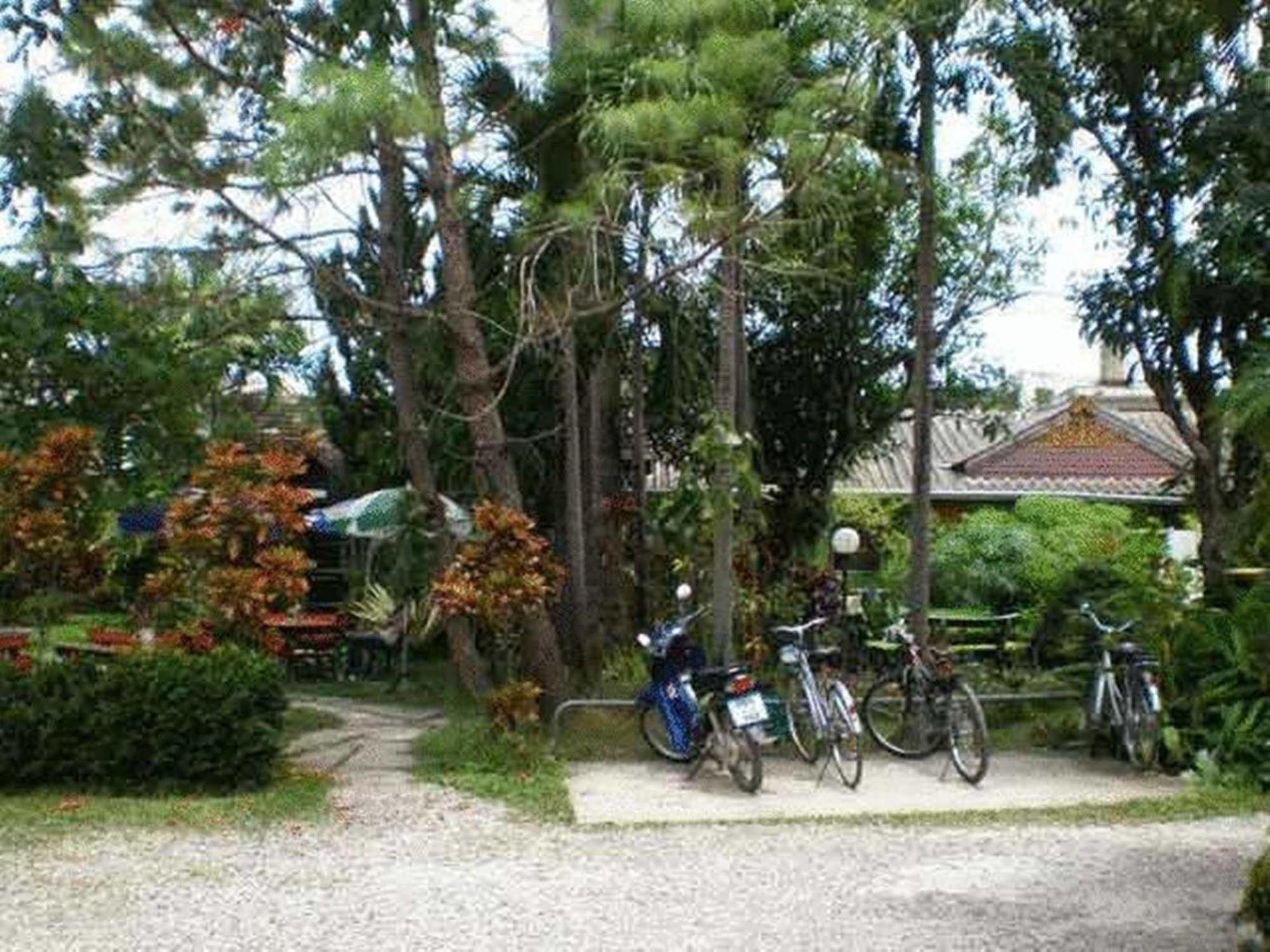 Baan Bua pensión Chiang Rai Exterior foto