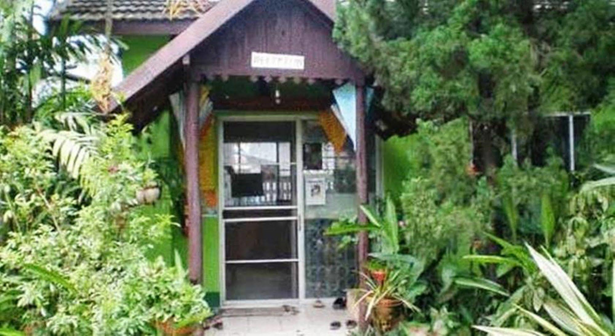 Baan Bua pensión Chiang Rai Exterior foto